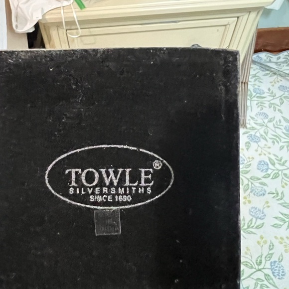 Towle Silversmiths Silver Plated Candle Holders with Mother of Pearl Inlay. - Picture 4 of 4